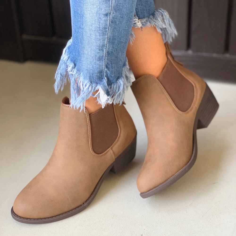 Morgan Rust Distressed Chelsea Western Boot - Picture 5 of 5